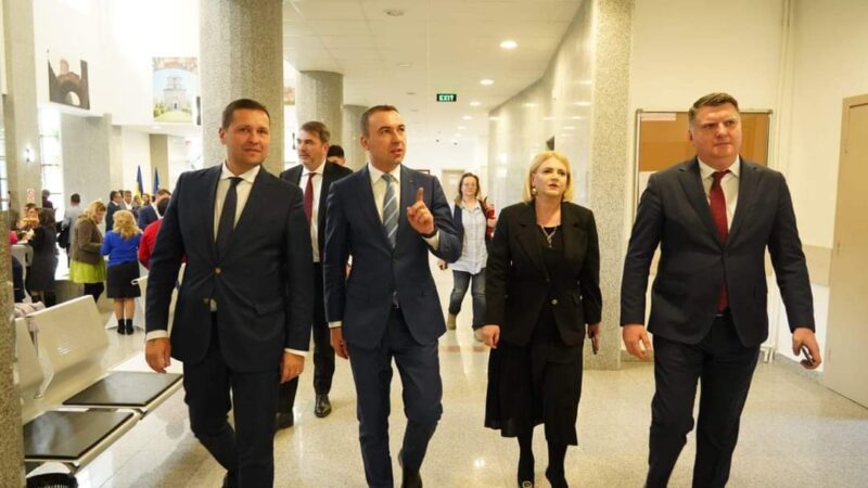 Județul Dâmbovița a făcut un pas important spre viitorul digital, cu ocazia vizitei ministrului Cercetării, Inovării și Digitalizării