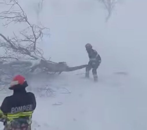 Recomandările ISU Dâmbovița pentru siguranța cetățenilor în fața condițiilor meteo extreme Județul Dâmbovița se află sub incidența unei informări meteo severe, valabilă până sâmbătă, 23 noiembrie 2024, ora 23:00