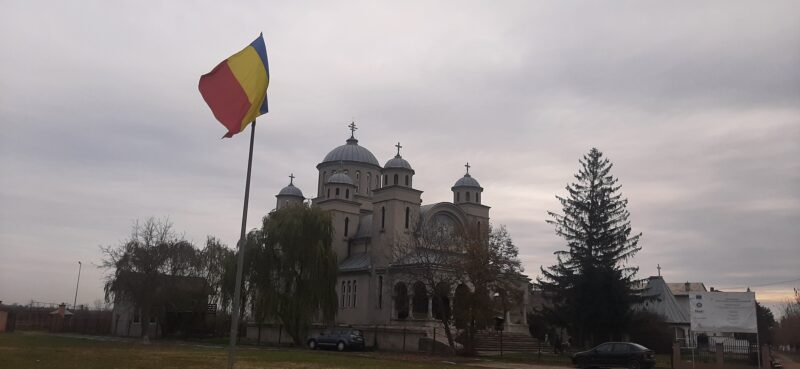 La mulți ani, România! La mulți ani, Dâmbovița! 1 Decembrie – Ziua Națională a Marii Uniri Pe 1 Decembrie, România sărbătorește cu mândrie Ziua Națională, marcată de un moment istoric deosebit