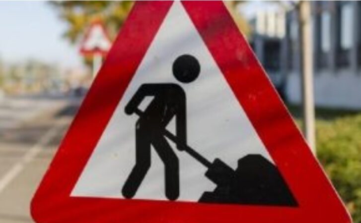 Primăria Municipiului Târgoviște anunță că, începând de vineri, 8 noiembrie 2024, vor începe lucrările de reparații la sensul giratoriu