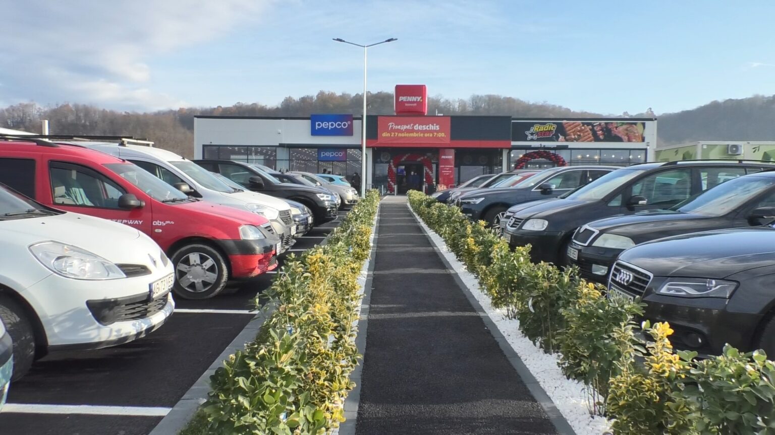 Investitorii vin în Voinești: Penny Market și alte branduri de renume, precum Pepco și Radic Star Comuna Voinești, din județul Dâmbovița, a marcat ieri un moment deosebit, prin inaugurarea unui parc comercial modern,