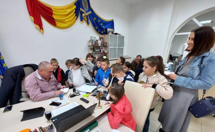  România face un pas istoric în protejarea drepturilor copiilor, devenind prima țară din lume care adoptă o lege care reglementează participarea