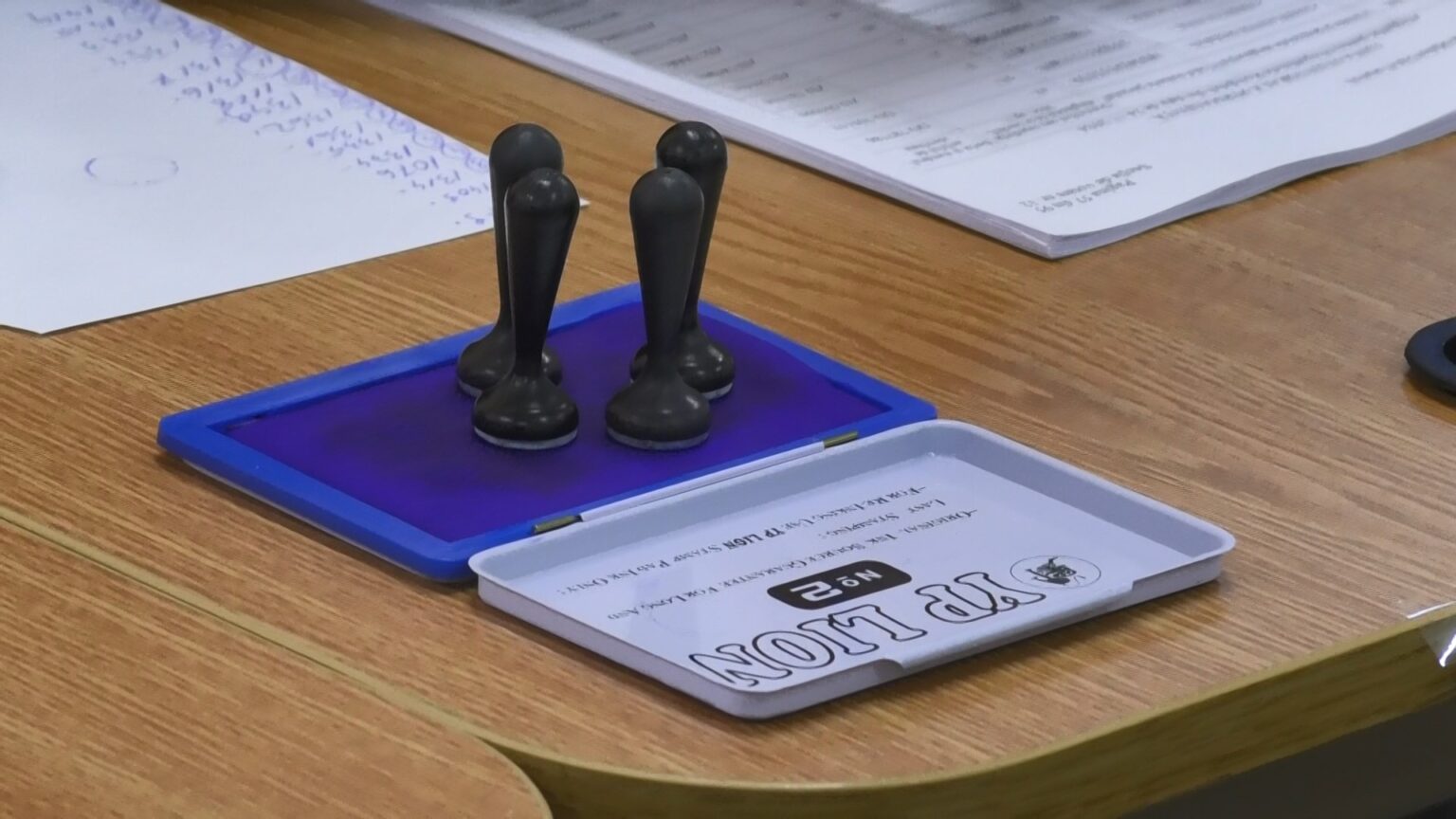 Dâmbovița se pregătește pentru Alegerile Parlamentare din 1 Decembrie: Peste 415.000 de dâmbovițeni sunt așteptați la VOT Duminică, 1 decembrie 2024, județul Dâmbovița va fi cu ochii pe urnele de vot, când aproape 416.000 de cetățeni