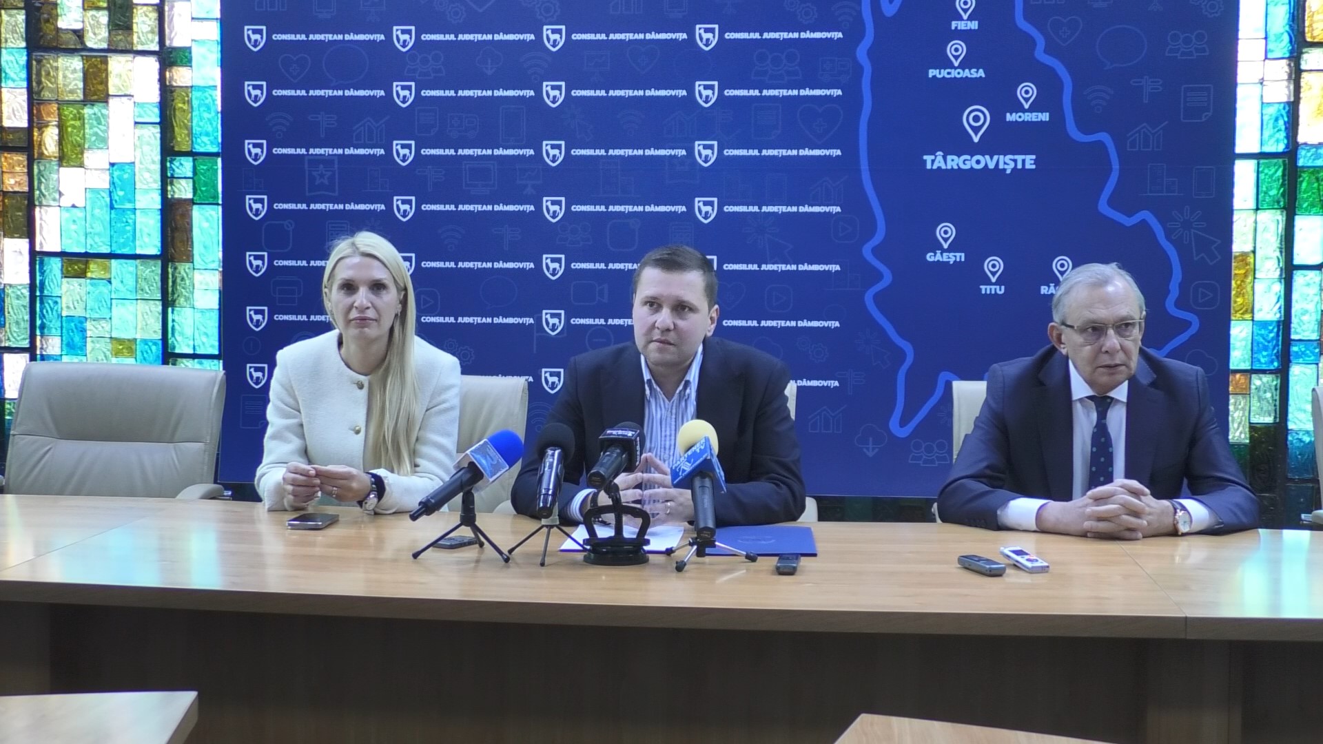 Unul dintre cele mai așteptate proiecte de infrastructură rutieră din județul Dâmbovița a intrat în linie dreaptă. Președintele Consiliului Județean Dâmbovița