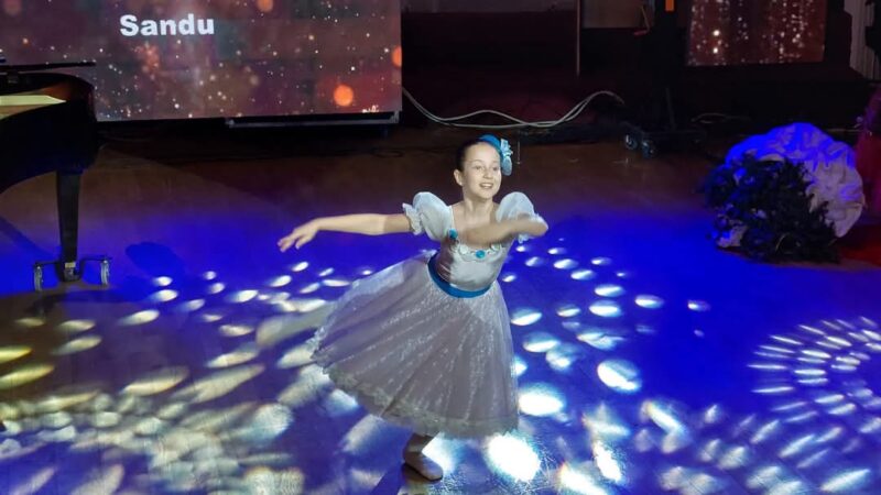 În seara de 10 decembrie 2024, sala Liceului de Arte „Bălașa Doamna” a fost martora unui spectacol de excepție, organizat de cursanții