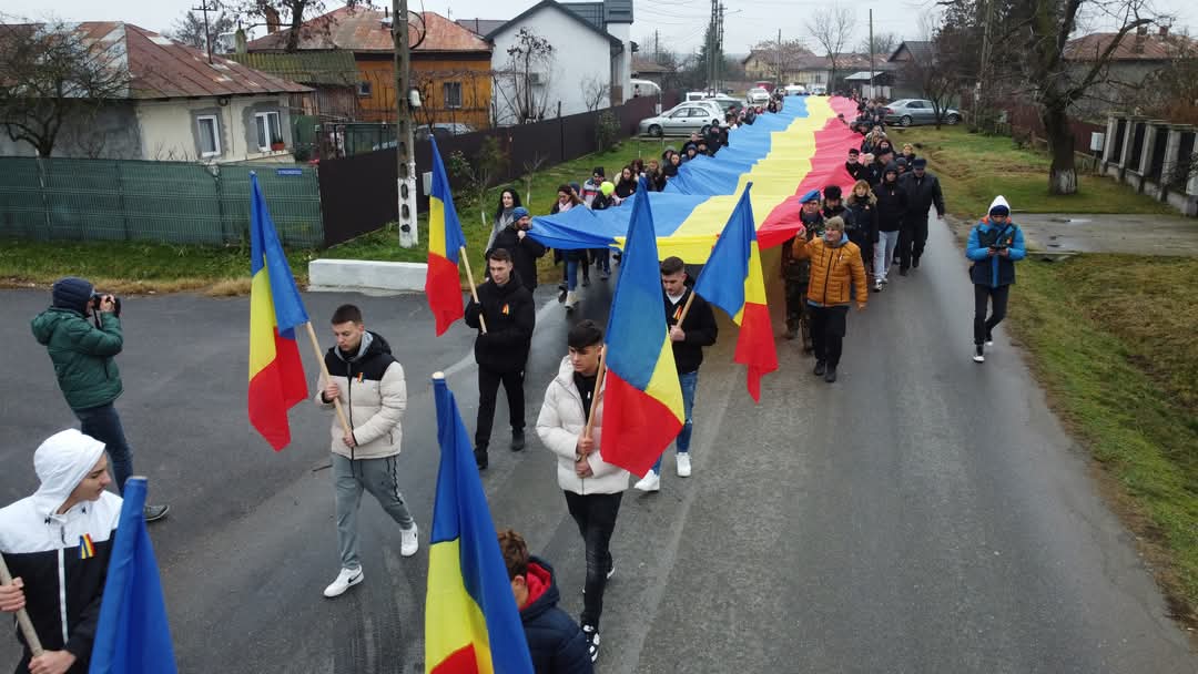 Ieri, 22 decembrie 2024, Ghimpați a găzduit un eveniment plin de emoție și semnificație - Marșul Tricolorului, un omagiu adus eroilor parașutiști din Armata Română.