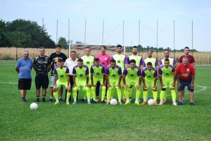 Echipa Steagul Roșu Colacu, considerată o revelație a sezonului, domină cu autoritate Liga 5, Seria Sud, ajungând în fruntea clasamentului d