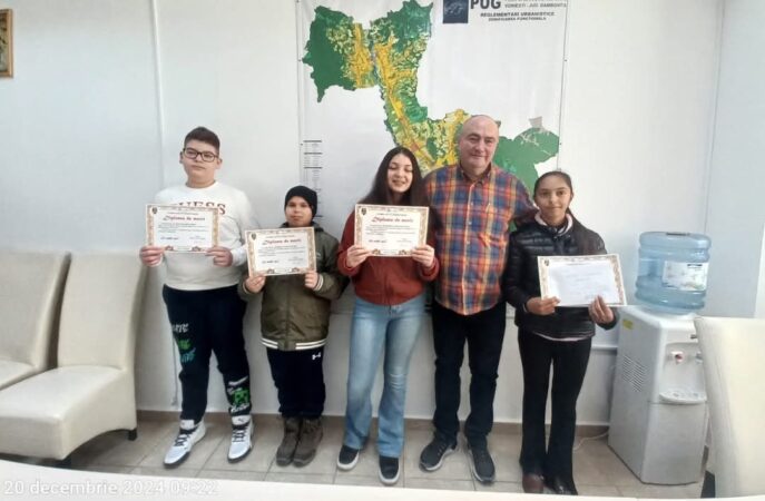 Într-o atmosferă plină de emoție și recunoaștere, primarul Gabriel Dănuț Sandu a premiat cei mai buni elevi din comuna Voinești, în cadrul unei ceremonii speciale organizate de Consiliul Local.