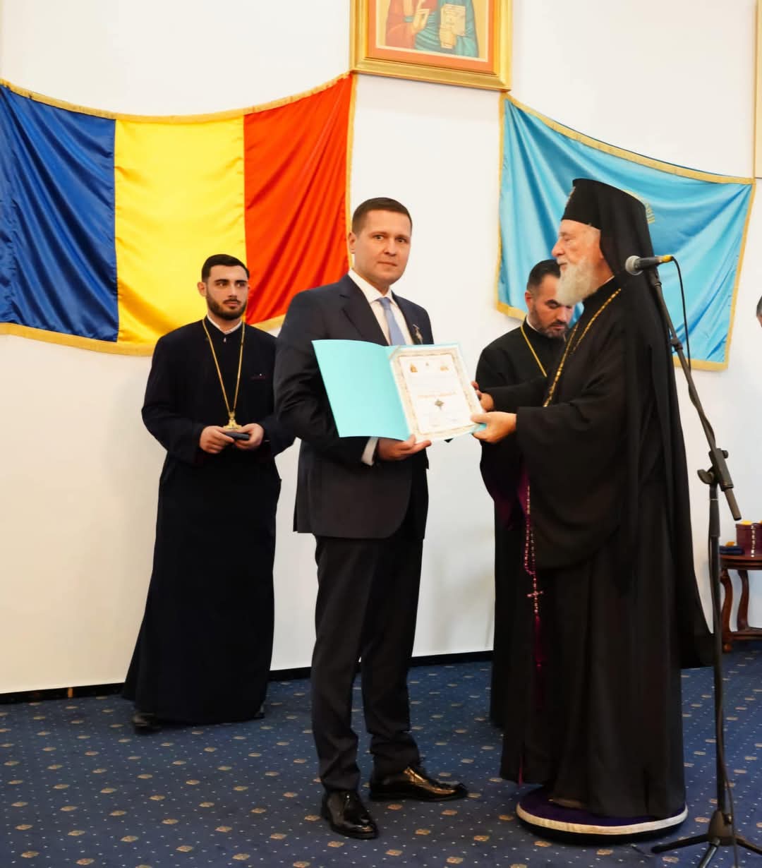 Mitropolitul Nifon a sărbătorit un moment deosebit în cadrul aniversării a 25 de ani de arhipăstorire, acordând distincții deosebite celor care au sprijinit activitatea
