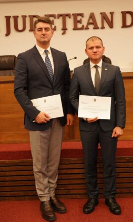 La Biroul Electoral de Circumscripție nr. 16 Dâmbovița, a avut loc ceremonia oficială de înmânare a certificatelor de alegere pentru noii parlamentari ai județului.