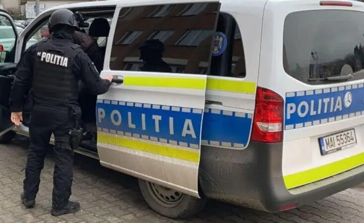 Percheziții în Târgoviște și Bucșani:S-au descoperit 600 de kilograme de articole pirotehnice Polițiștii din cadrul Serviciului Arme, Explozivi și Substanțe Periculoase, sprijiniți de luptători ai Serviciului pentru Acțiuni S