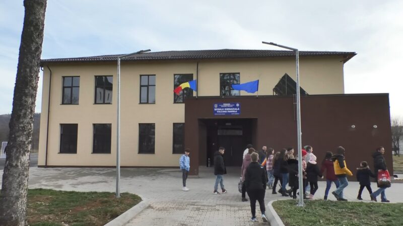 La Vulcana Pandele s-a inaugurat o școală modernă și inovatoare, pregătită pentru viitor Comunitatea din Vulcana Pandele a trăit zilele trecute un moment deosebit, marcat de deschiderea unei școli ultramoderne