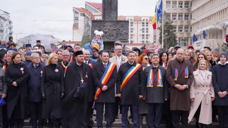 1 Decembrie 2024 va rămâne un moment de neuitat pentru toți târgoviștenii care au participat la ceremonia organizată cu ocazia Zilei Naționale a României, în Piața Tricolorului. 