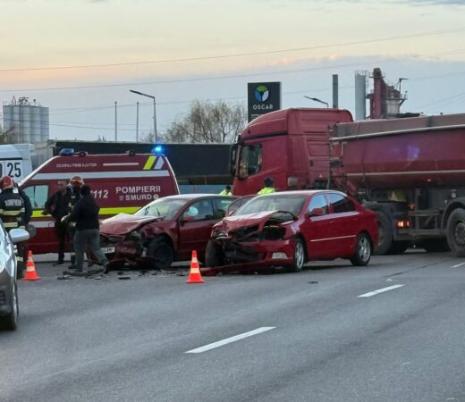 Coliziune pe DN72: Două persoane rănite, printre care o minoră Un accident rutier grav s-a produs ieri dimineață pe drumul național DN72, la intersecția cu drumul județean 721, în apropierea Municipiului Târgoviște. Două autoturisme s-au ciocnit violent, iar în urma impactului, două persoane au fost rănite, inclusiv o pasageră minoră.