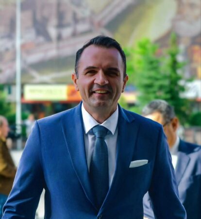 Primarul municipiului Târgoviște, Daniel Cristian Stan, ales vicepreședinte al Asociației Municipiilor din România pentru mandatul 2025-2028 Municipiul Târgoviștea este reprezentat la cel mai înalt nivel, prin alegerea primarului Daniel Cristian Stan în funcția de vicepreședinte al Asociației Municipiilor din România