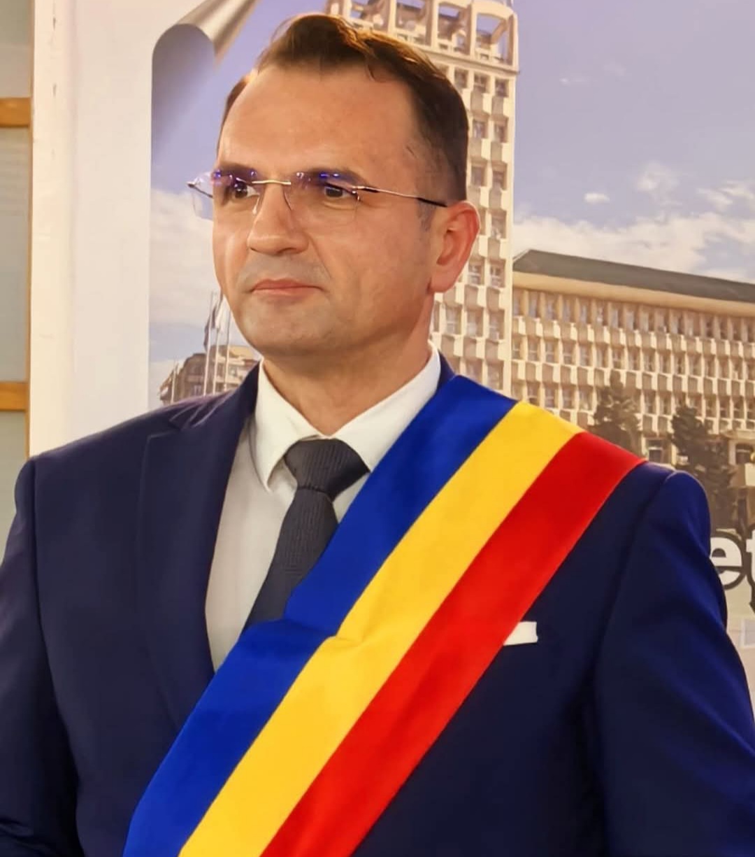 Primarul Daniel Cristian Stan a semnat un contract esențial pentru viitorul transportului public din Târgoviște. Pe 30 decembrie 2024