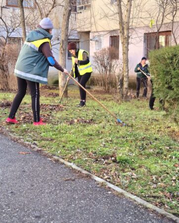 Primarul Daniel Cristian Stan: Activități edilitare de curățenie, în loc de deszăpezire, în Târgoviște În perioada aceasta, municipiul Târgoviște se află în mijlocul unui val de activități edilitare menite să asigure un oraș curat și îngrijit, chiar și în mijlocul iernii.