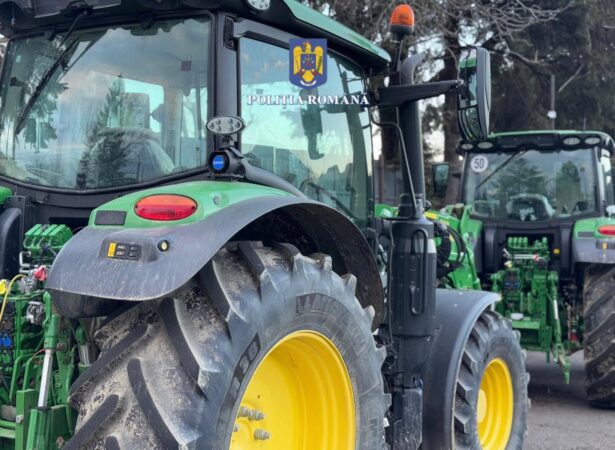 Percheziție la Primăria Lungulețu: Polițiștii investighează un caz de furt și tăinuire a utilajelor agricole din Uniunea Europeană Polițiștii din cadrul Serviciului Investigații Criminale, sub coordonarea unui procuror de la Parchetul de pe lângă Judecătoria Răcari, au desfășurat