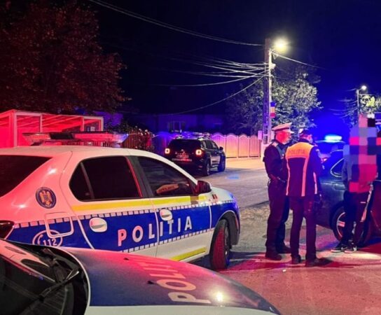 Ieri seară, polițiștii din județul Dâmbovița au depistat doi șoferi în vârstă, care circulau pe drumurile publice deși consumaseră băuturi alcoolice.