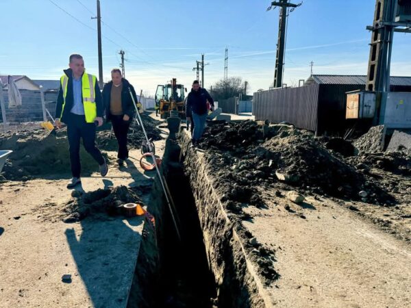 Comuna Răzvad face un pas semnificativ în direcția modernizării infrastructurii, prin demararea lucrărilor de extindere a rețelei de canalizare.
