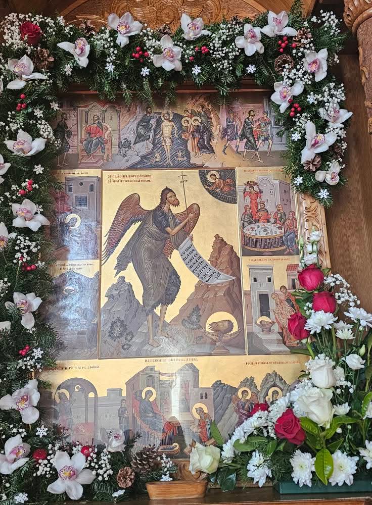 Astăzi, 7 ianuarie, românii din întreaga țară se adună cu inima plină de credință pentru a sărbători unul dintre cei mai iubiți și respectați sfinți ai Bisericii Ortodoxe