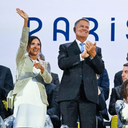 Alianţa pentru Unirea Românilor (AUR) a depus marţi o solicitare pentru convocarea unei sesiuni extraordinare a Parlamentului între 20 și 24 ianuarie 2025.