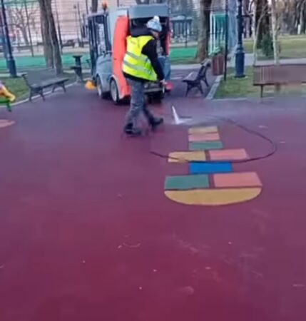 Târgoviște: Orașul curat al viitorului, prin acțiuni de întreținere și revitalizare a spațiilor publice Primăria Municipiului Târgoviște, sub conducerea primarului Daniel Cristian Stan, a lansat o serie de acțiuni amplificate de curățenie și revitalizare a spațiilor