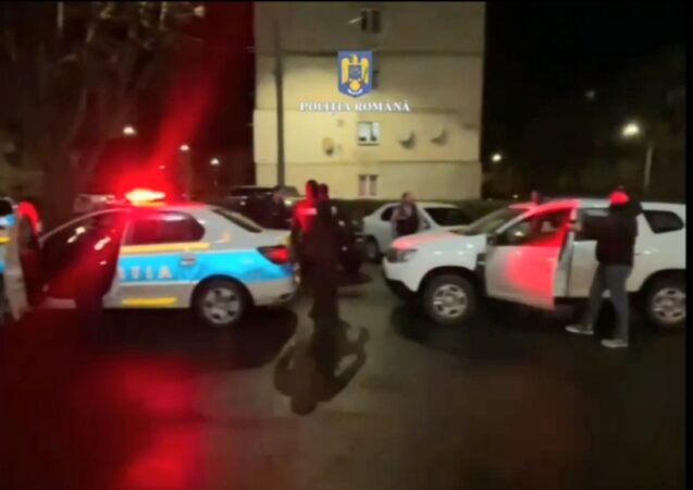 Urmărire ca în filme: Tânăr reținut pentru tâlhărie după ce a fugit din județ Într-o acțiune rapidă și eficientă, polițiștii din Târgoviște au reușit să prindă un tânăr de 24 de ani, suspectat de comiterea unei tâlhării deosebit de violente