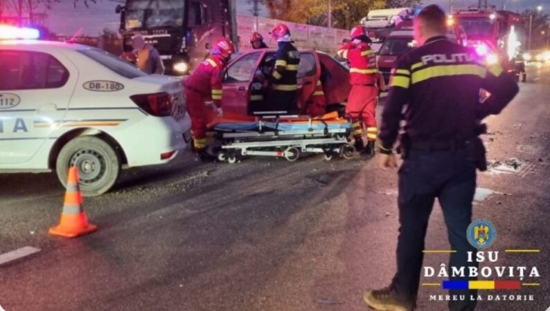 Polițiștii din cadrul Biroului Rutier au fost informați cu privire la producerea unui accident rutier soldat cu pagube materiale pe raza municipiului Târgoviște. 