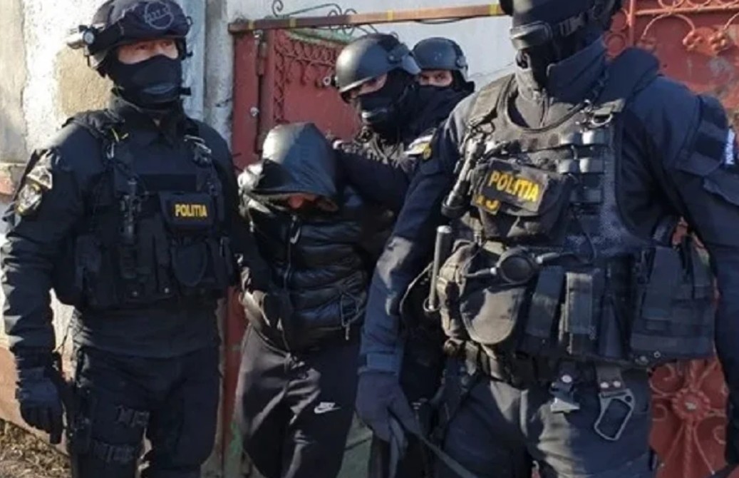 Nopțile trecute, un conflict spontan a degenerat într-o altercație violentă pe străzile comunei Dragomirești. Doi bărbați