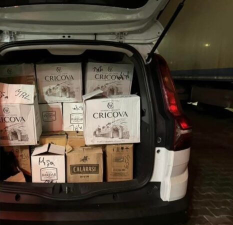 Contrabanda cu țigări și alcool, o problemă continuă pentru autoritățile vamale Contrabanda cu țigări și alcool reprezintă una dintre cele mai grave amenințări pentru economiile naționale și siguranța publică, fiind o problemă deosebit de complexă la nivel global.