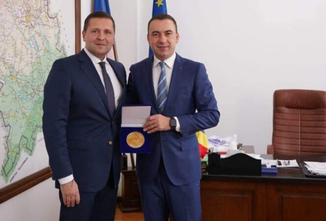 Într-o nouă eră digitală pentru administrația publică, românii vor beneficia, în curând, de o schimbare majoră în ceea ce privește reînnoirea actelor de identitate