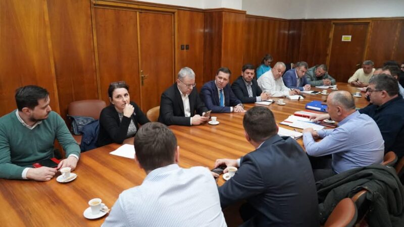 Președintele Consiliului Județean Dâmbovița, Corneliu Ștefan, a anunțat că proiectul de modernizare a drumului național DN 71 Târgoviște-Sinaia continuă