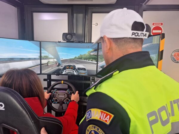 Caravana Educației Rutiere: Experiențe virtuale pentru siguranța reală Poliția Română a lansat o inițiativă inedită pentru educația rutieră – „Caravana cu experiențe”, un proiect care aduce în fața publicului