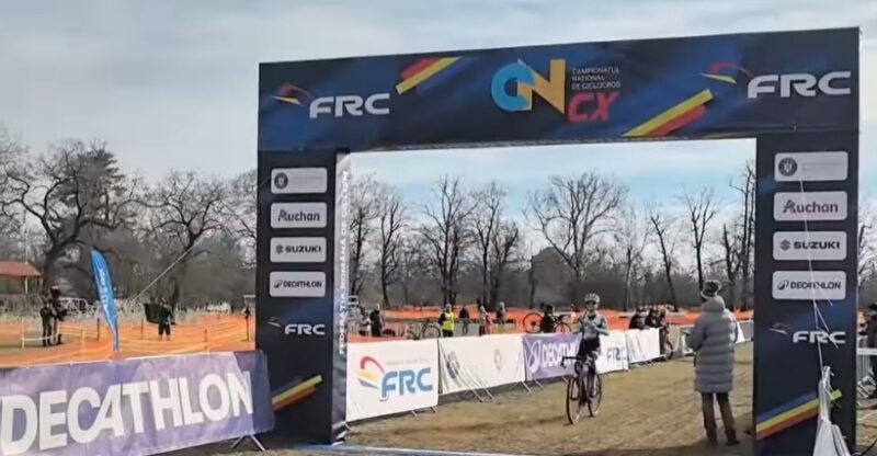 În acest weekend, șase sportivi români vor concura la prestigiosul Campionat Mondial de Ciclocros, care va avea loc în Franța.