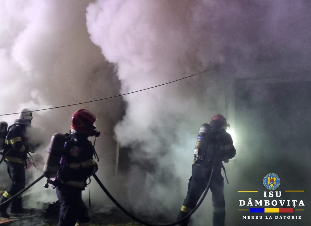 Un incendiu violent a izbucnit la o locuință din satul Râncăciov, comuna Dragomirești, provocând pagube semnificative. Potrivit datelor oficiale