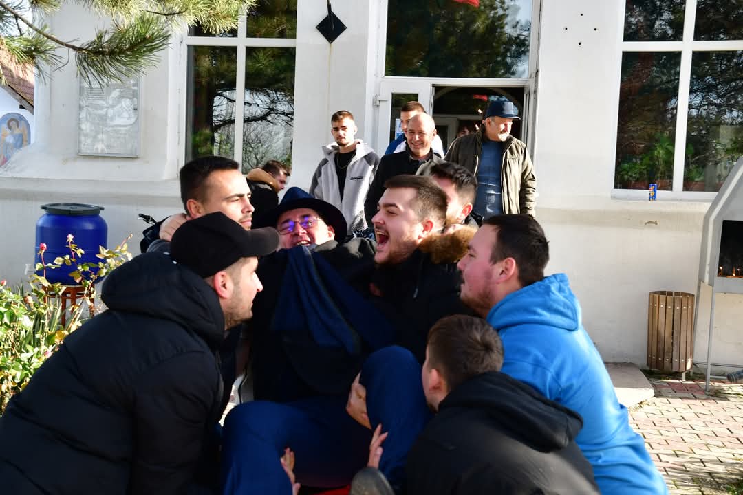 Ieri, odată cu sărbătoarea Sfântului Ioan Botezătorul, comunitatea din Ghimpați a păstrat cu mândrie și entuziasm una