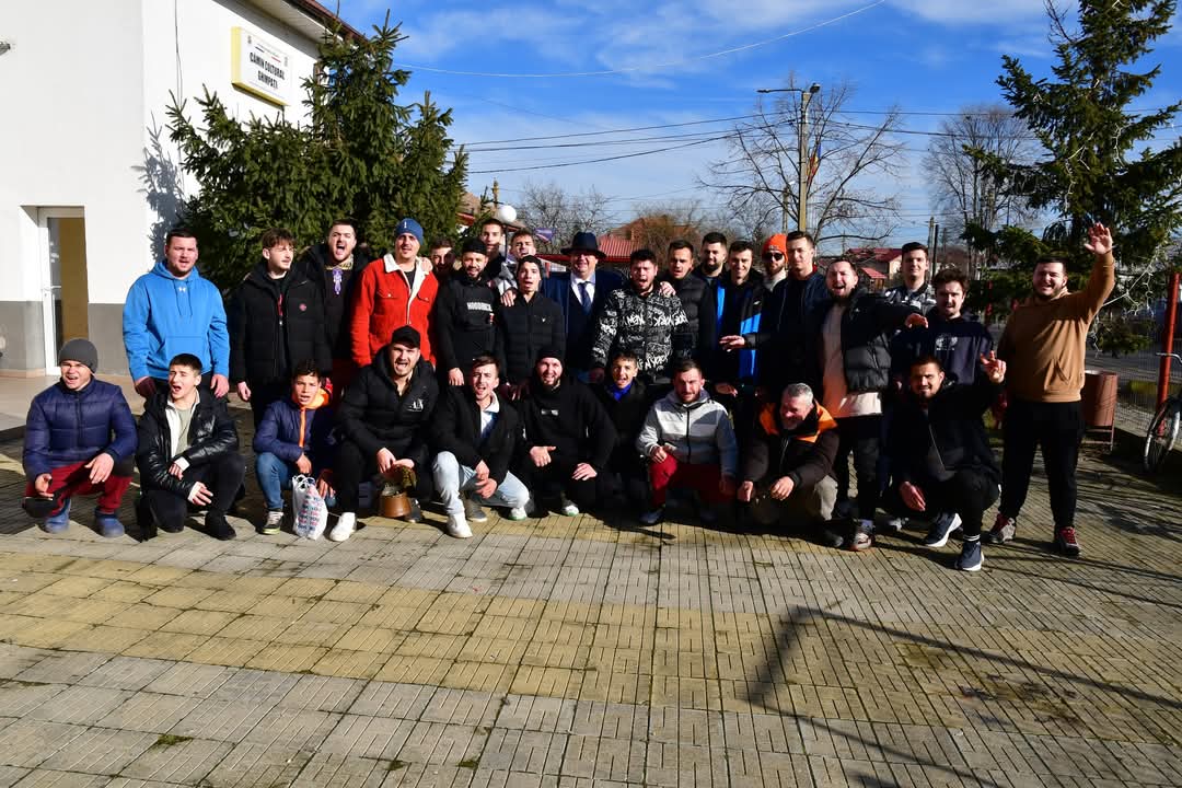 Ieri, odată cu sărbătoarea Sfântului Ioan Botezătorul, comunitatea din Ghimpați a păstrat cu mândrie și entuziasm una