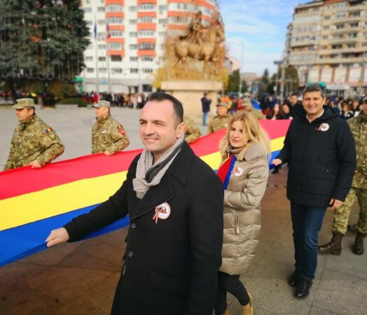 Astăzi, 23 ianuarie 2025, Târgoviște va deveni centrul unei parade deosebite, plină de semnificație și emoție, cu ocazia celei de-a VI-a ediții a „Marșului Tricolorului”.