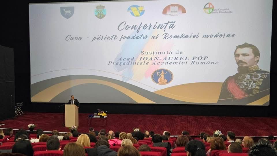  Ieri, la Cinema Independența din Târgoviște, s-a desfășurat o conferință științifică de excepție dedicată lui Alexandru Ioan Cuza, organizată sub tema „Cuza – părinte fondator al României moderne”. Evenimentul 