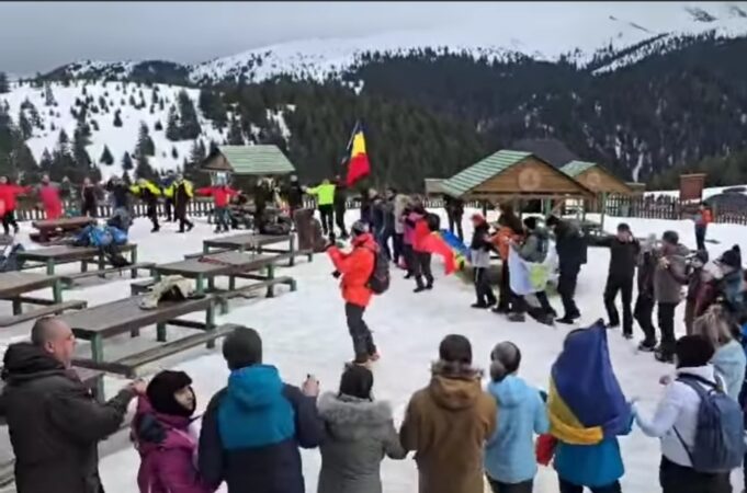 Pe 24 ianuarie, un grup de tineri entuziaști de la Facultatea de Geografie a Universității Valahia din Târgoviște, împreună cu îndrumătorii lor și alți turiști