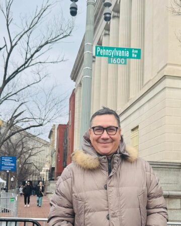 Deputatul PSD Dâmbovița, Victor Ponta: Sunt suveranist, dar și proamerican și proeuropean Victor Ponta, deputat PSD Dâmbovița și fost prim-ministru al României, a transmis un mesaj plin de energie și determinare înainte de întoarcerea în țară, promițând