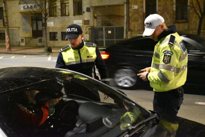 Județul Dâmbovița, împânzit de sute de polițiști: Razie pentru siguranța rutieră Ieri, în intervalul orar 04:00 – 12:00, polițiștii rutieri din cadrul Inspectoratului de Poliție Județean Dâmbovița au desfășurat o acțiune de amploare pe întreg teritoriul județului