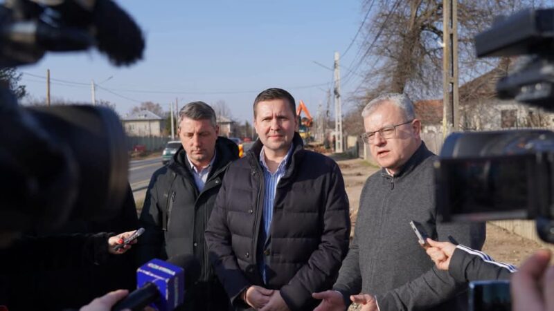 Drumuri noi pentru Dâmbovița: Lucrările la DN 71 și DN 7 avansează rapid Președintele Consiliului Județean Dâmbovița, Corneliu Ștefan, a efectuat ieri o vizită de lucru pe unele dintre cele mai așteptate sectoare de drum din județ