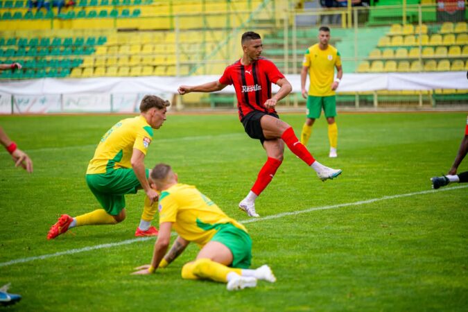 CS Mioveni a fost exclusă din competițiile FRF: Toate rezultatele din Liga 2 , anulate Într-o decizie care a șocat lumea fotbalului, Comisia de Disciplină a Federației Române de Fotbal (FRF) a decis, în ședința din 12 februarie 2025, excluderea Clubului Sportiv Mioveni