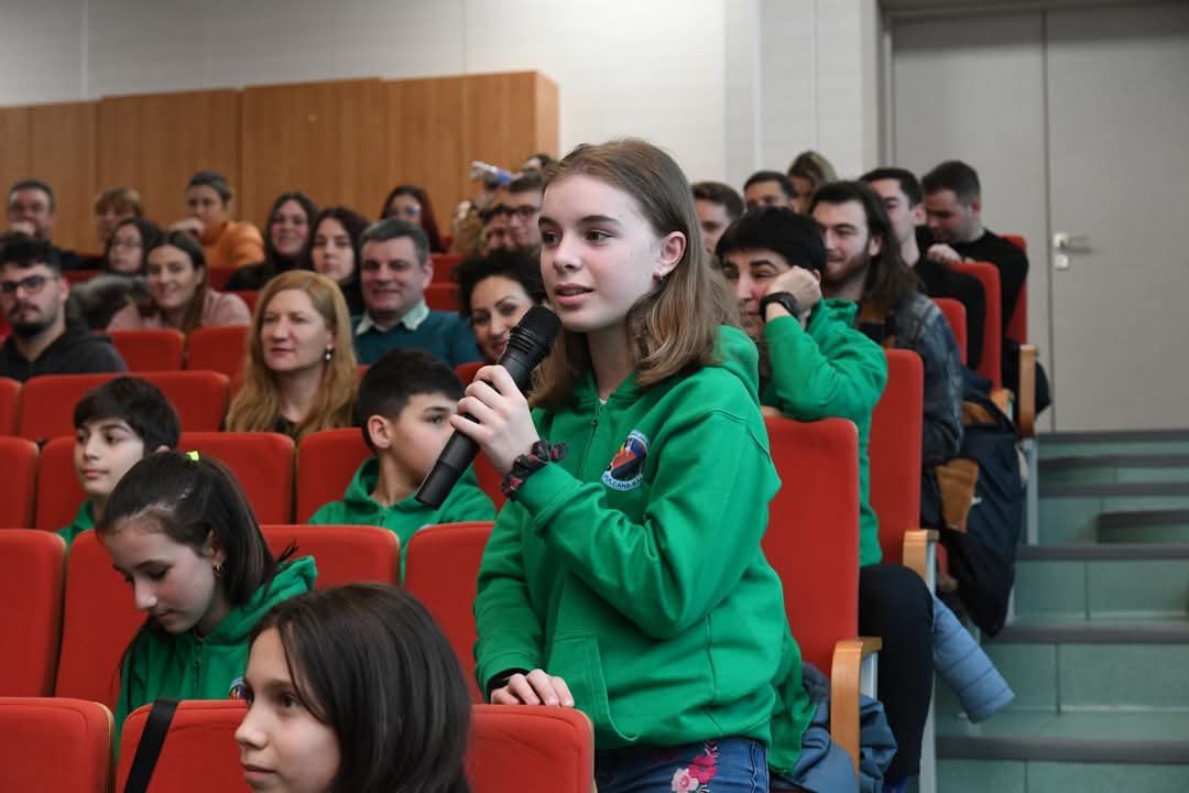 Universitatea „Valahia” din Târgoviște a găzduit un eveniment deosebit dedicat tinerelor talente, în care curajul și perseverența au fost tema principală.