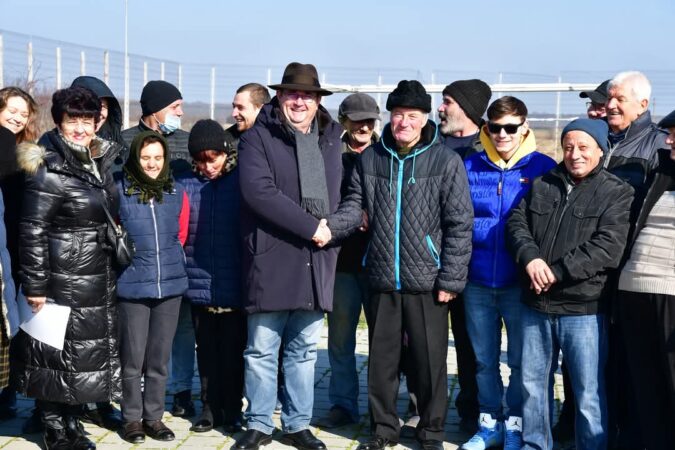 Alegerea delegatului sătesc în Stănești: O nouă etapă în implicarea dezvoltarii comunității din Răcari Ieri, la Stănești, cetățenii au fost martori ai unui moment semnificativ în viața comunității : alegerea delegatului sătesc, persoana care va reprezenta interesele