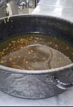 Controale ample în industria alimentară: DSVSA Dâmbovița a închis o patiserie și a aplicat amenzi de 105.000 lei În urma unor controale stricte desfășurate în Dâmbovița, autoritățile au descoperit grave nereguli în industria alimentară, care puneau în pericol sănătatea consumatorilor.