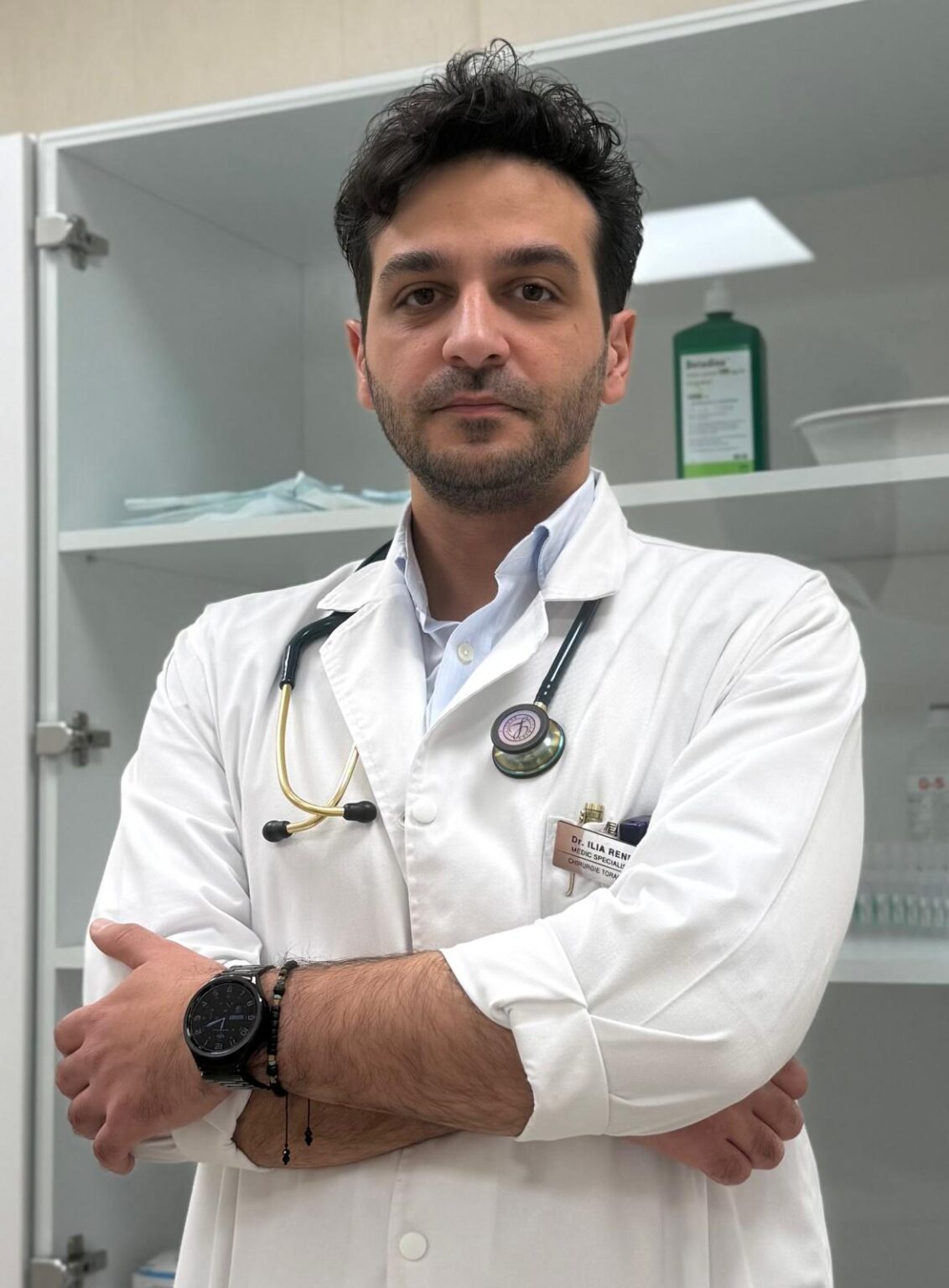 Premieră medicală la Spitalul Județean de Urgență Târgoviște: Intervenție chirurgicală inovatoare cu plăcuțe de titan pentru tratamentul leziunilor toracice Spitalul Județean de Urgență Târgoviște a marcat un moment istoric în domeniul chirurgiei toracice prin realizarea unei intervenții chirurgicale deosebit de complexe și inovatoare, ce a avut ca rezultat o recuperare rapidă și eficientă pentru pacientă.