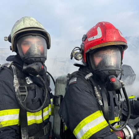 ISU Dâmbovița avertizează asupra riscurilor de incendiu în perioada geroasă În condițiile temperaturilor scăzute din ultimele zile, ISU Dâmbovița atrage atenția cetățenilor asupra riscurilor de incendiu provocate de utilizarea